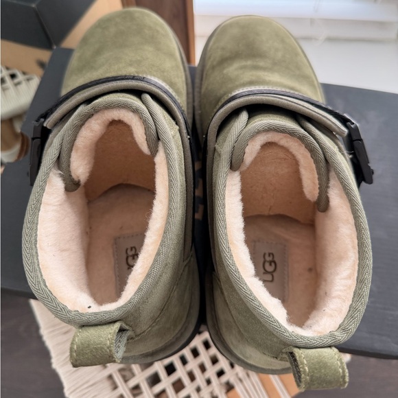 Ugg Neumel Snapback Boots - Picture 8 of 9